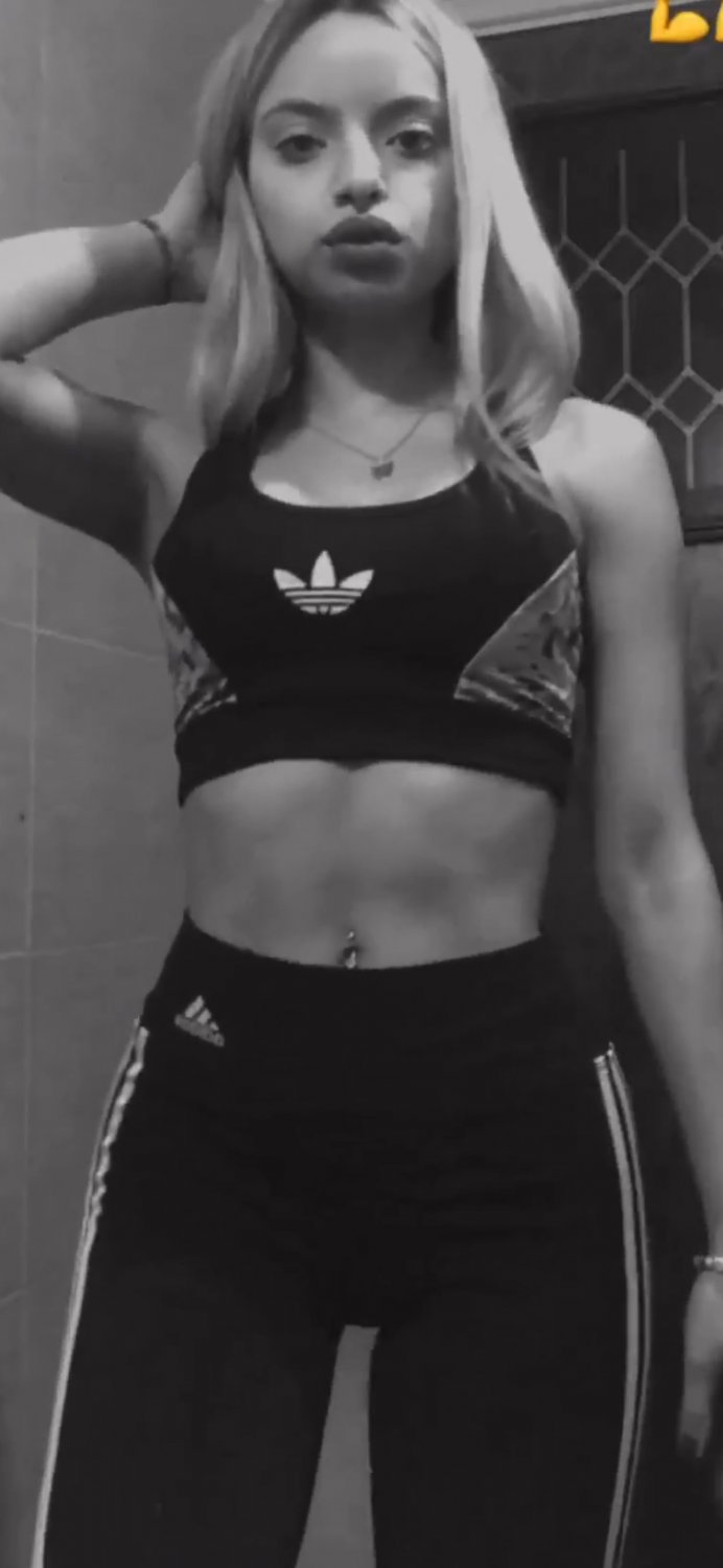 Tremendo culo de esta pendeja argentina! ZoeVillabag #fTsM2Jfb