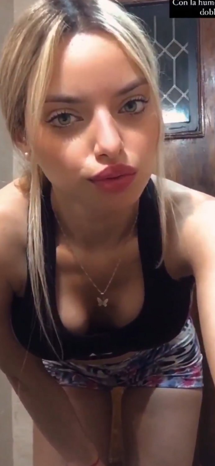 Tremendo culo de esta pendeja argentina! ZoeVillabag #xDfKUhZx