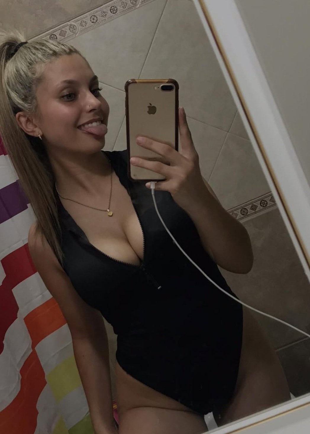 Pendeja argentina buenas tetas . V4n3 calc4gn0 #BlnRuI4X
