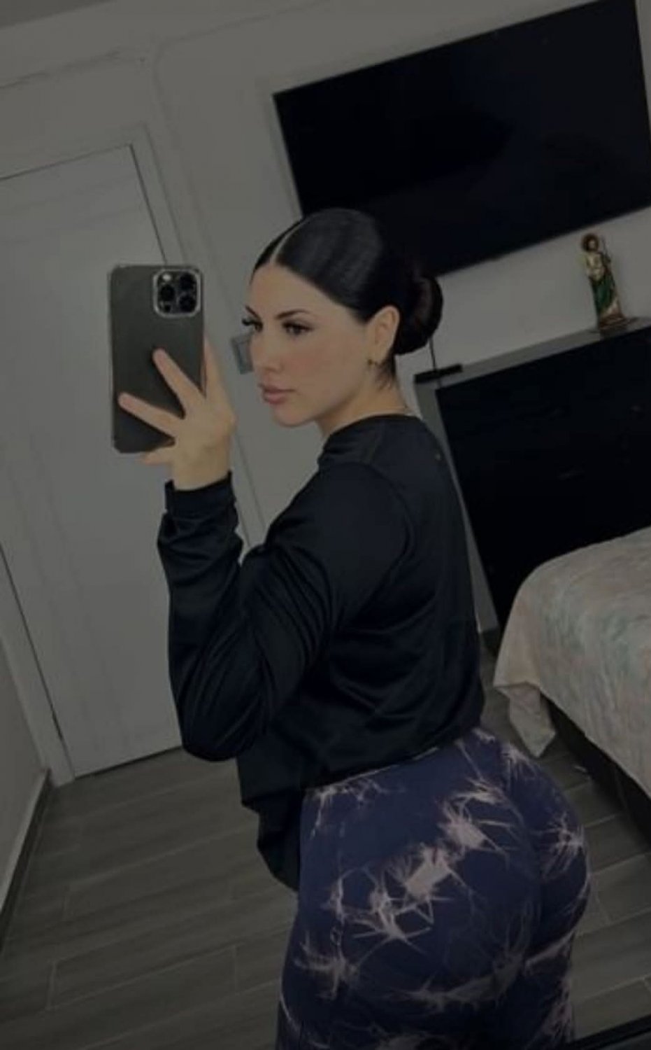 Fine latin model #RsTzLRBB