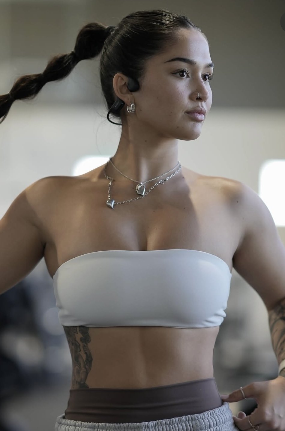 I bet this Aussie can suck a softball through a garden hose #gE8Hn9yg