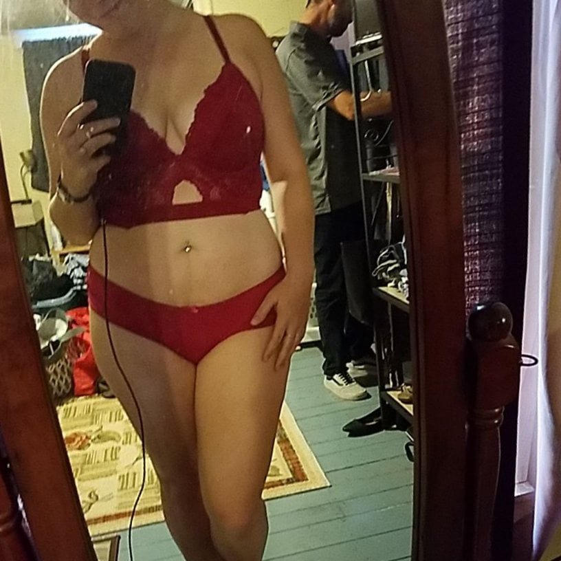 Sexy hotwife on display #6EqpKbUz